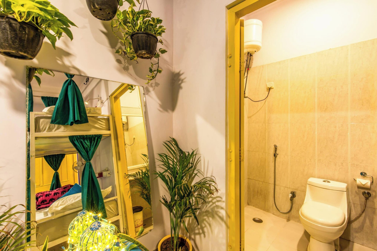 Bathroom 3, goSTOPS Lite Jaipur, Jaipur