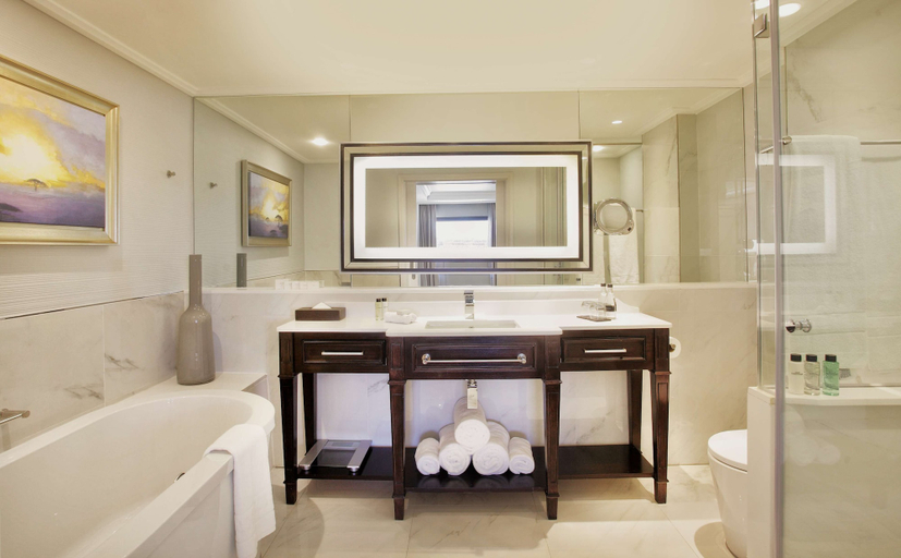 Bathroom 5, Sandton Sun & Towers, City of Johannesburg