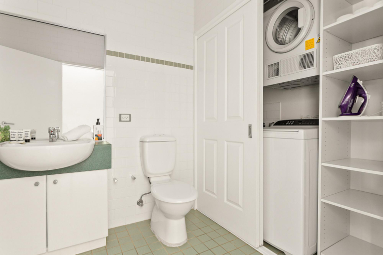 Bathroom 3, Spacious 2-Bed Townhouse with a Lush Courtyard, Sydney