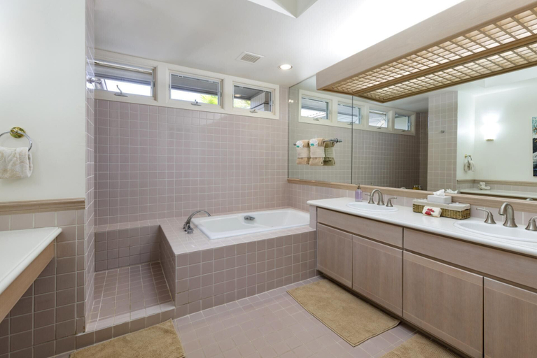 Bathroom 4, Islands at Mauna Lani IML-D3 by KBM, Hawaii