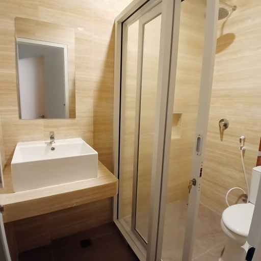 Bathroom 5, Royal Hotel Cepu, Blora