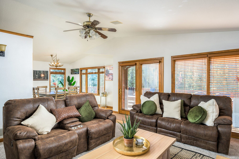 Room 3, Mountain View Apartment Near Downtown Trails, Clear Creek