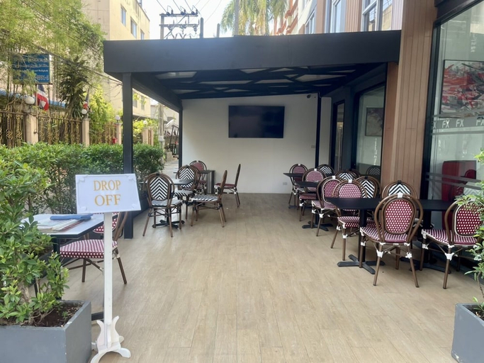 Food & Drinks, FX HOTEL NANA, Wattana