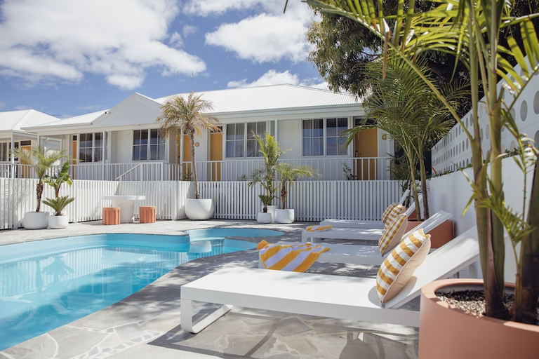 Sport & Beauty 5, Sunnymead Hotel, Surf Coast - West