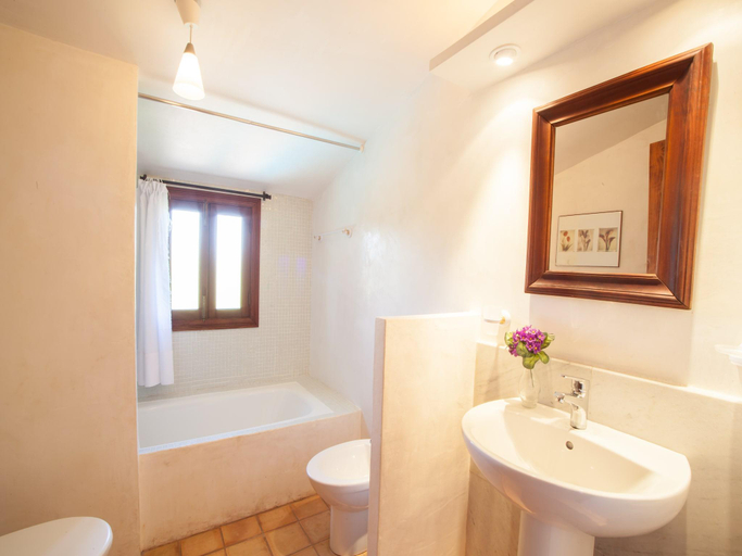 Bathroom 2, Son GorriO - Villa With Private Pool. Free Wifi, Baleares