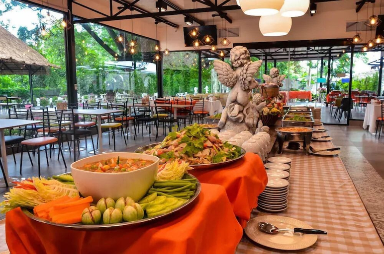 Food & Drinks 5, At Ruam Chok, Muang Chiang Mai