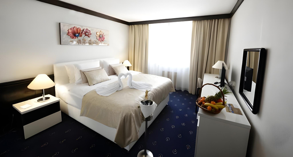 Bedroom 2, Hotel Holiday, Sarajevo
