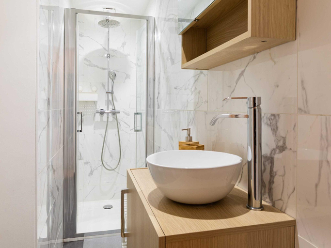Bathroom 3, DIFY Grillet - Cordeliers, Rhône