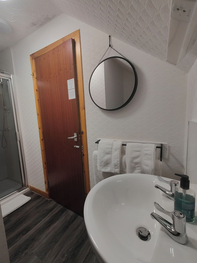 Bathroom 3, Lochbroom Lodge, Highland