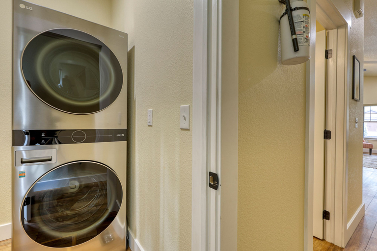 Room 5, Throttle Down in Style A Biker s Dream Stay, Pennington