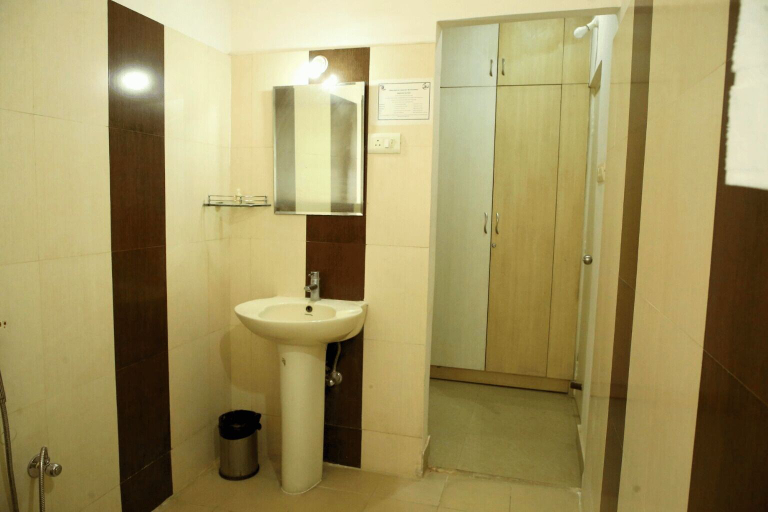 Bathroom 3, White Fern Stays, Hyderabad
