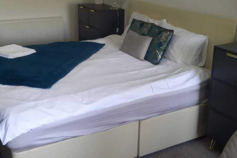 Room 5, Gourock Blissful Apartment With 3 Bedrooms, Inverclyde