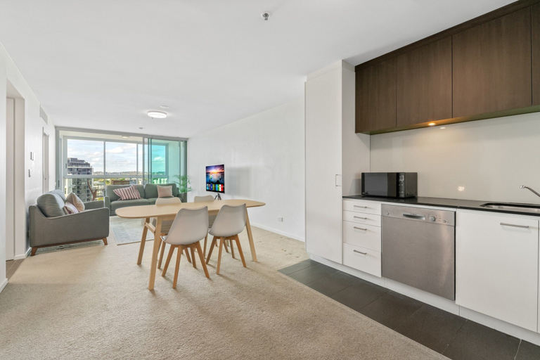 Private kitchen 5, Kangaroo Point 2-bed Flat With Gym & Pool, Brisbane