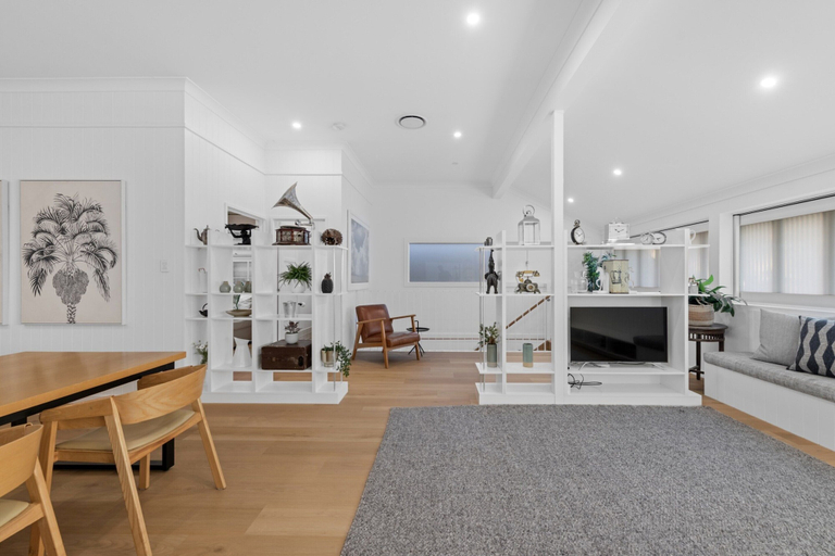 Living area, Family-friendly 3-bed Apartment in New Farm, New Farm