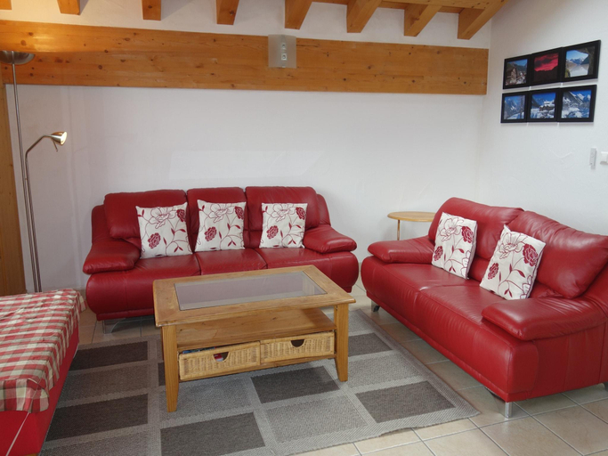 5, Hilltop apartment with views, Sion