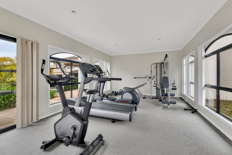 Fitness facility, Homely 3-bed Townhouse With Pool & Gym Access, Carindale