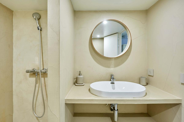 5, Chic Duplex with AC • Bastille & Marais, Paris