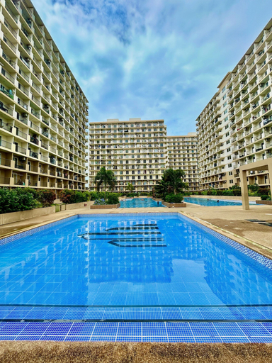 Pool 4, Studio Retreat with Balcony and Pool, Lapu-Lapu City
