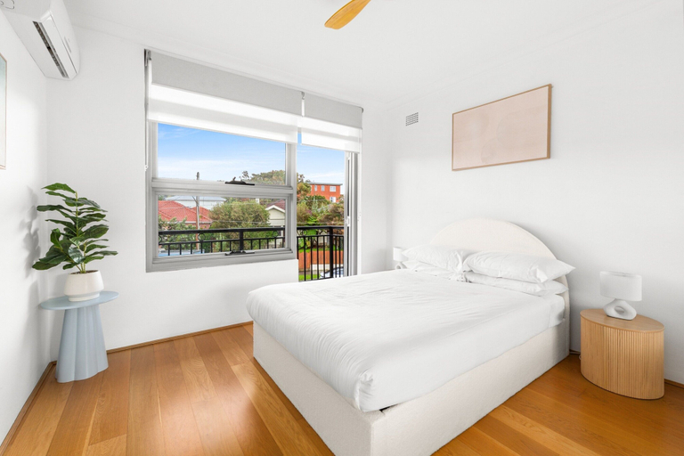 Room 5, Bright 2-bed Flat With Balcony in Vaucluse, Sydney