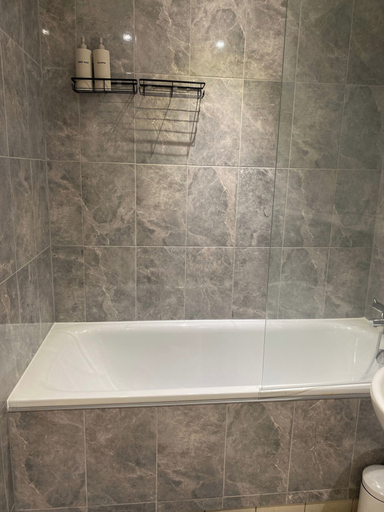 Bathroom, The Blue Loft - Modern City Apartment, Manchester