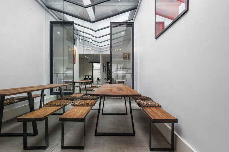 Private kitchen 4, Stylish 2BR House, Walk to Parks & Cafes, Melbourne