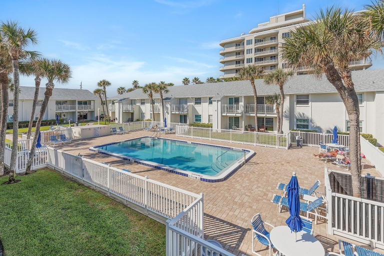 Exterior & Views 2, Colony Beach Club 220, Volusia