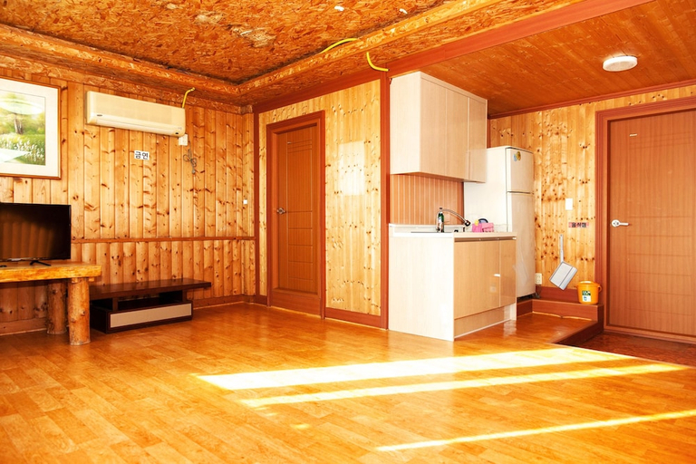 Others 4, Sunrise Pension, Hwaseong