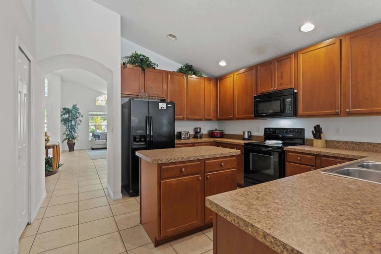 Private kitchen 2, Game Room Plus Private Pool 4BR Disney Area, Osceola