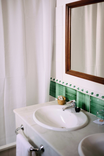 Bathroom 4, Molino del Santo, Málaga