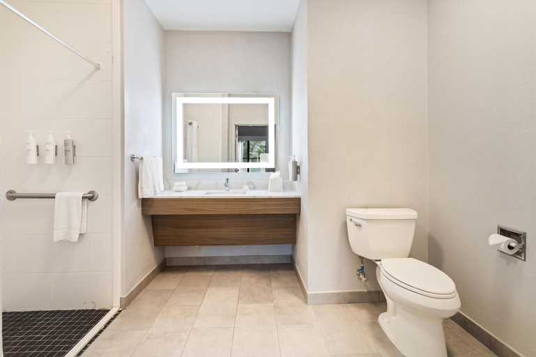 Bathroom 3, Homewood Beaumont, TX, Jefferson