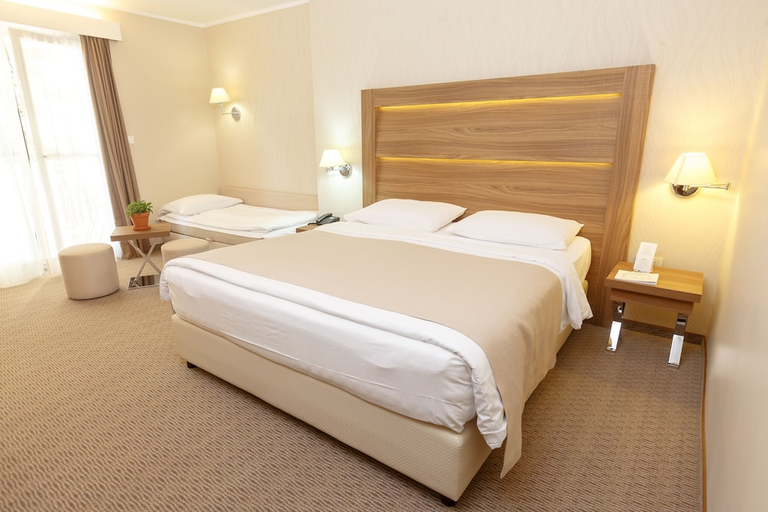 Bedroom 3, Wellness Hotel Apollo, Piran