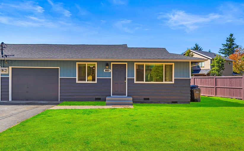 Garden 4, Spacious 2BR Duplex Family Group Friendly, Snohomish