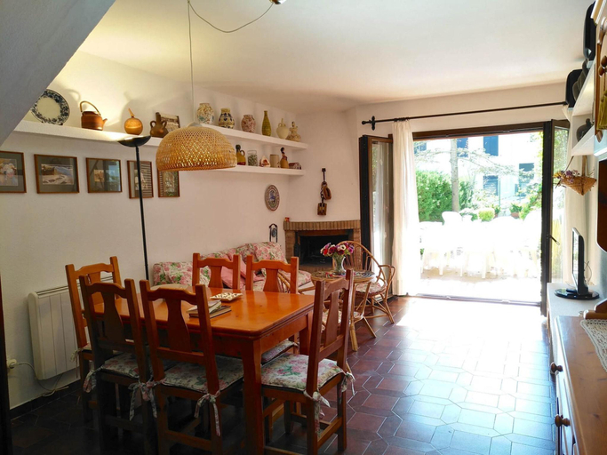 3, Villa near Beach Town Center in Spain, Girona