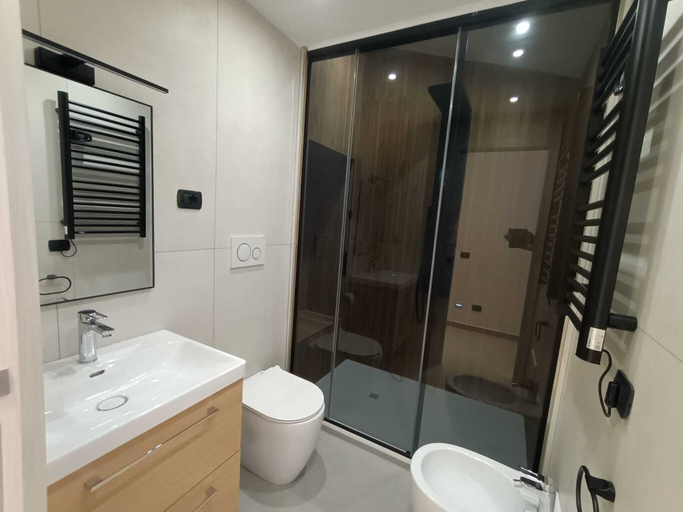 Bathroom 4, World Wide Bed Termini, Rome