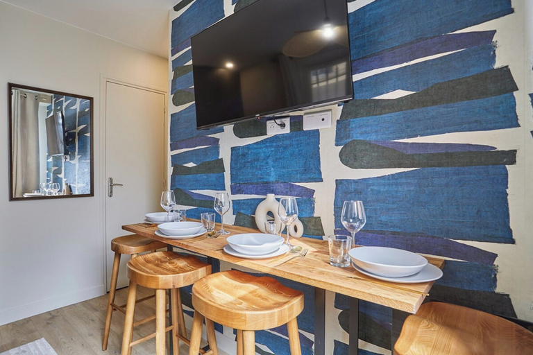Dining, Charming Apartment Center of Paris-montmartre, Paris