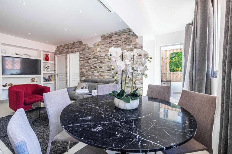 Dining, Cozy apt in the Heart of Cannes- Croisette/beaches, Alpes-Maritimes
