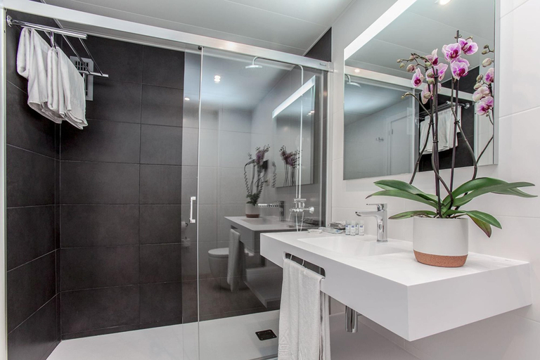 Bathroom 4, Aparthotel Atenea Barcelona, Barcelona