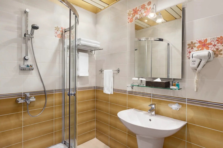 Bathroom 3, Days Hotel by Wyndham Baku, Baku