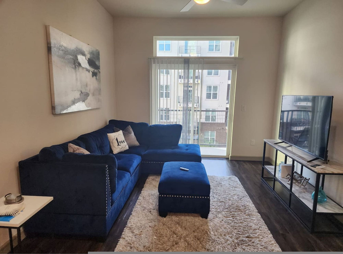 Room 5, Elite Downtown Poolside Oasis, Houston
