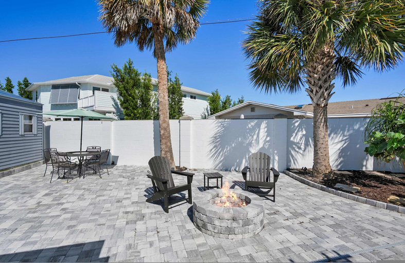 Room 2, Private Beach Access Sauna Outdoor Fireplace, Saint Johns