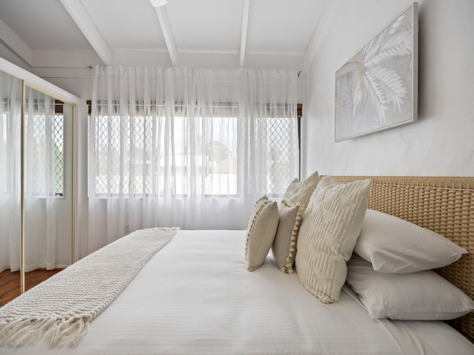 4, Chic 2-Bed Cabin-Style Home by Mooloolaba Beach, Maroochy - Mooloolaba