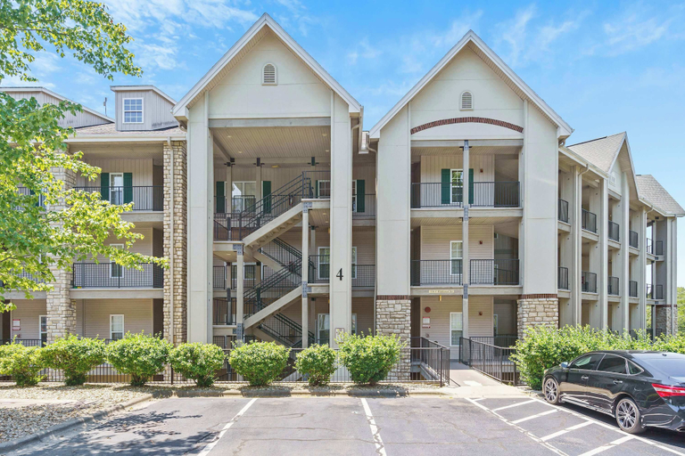 Exterior & Views 2, The Branson Experience - Balcony w/ Golf Views, Taney