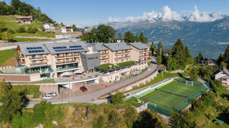 Exterior & Views 2, Hotel Monte Bondone, Trento