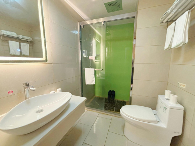 Bathroom 3, GreenTree Inn Nanjing Provincial People's Hospital Express Hotel, Nanjing