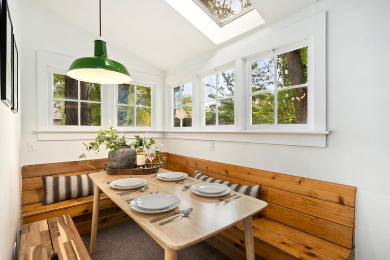 Dining 5, Oak Street Bungalow Walk to Old Town & CSU, Larimer