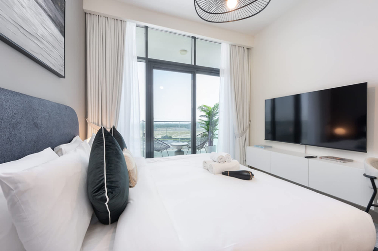Room 5, Relax Unwind - Studio for 2 in Riviera, Dubai