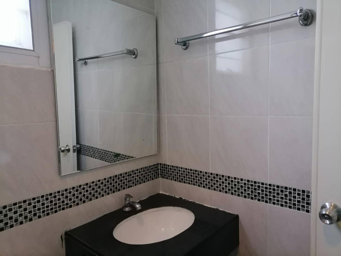 Bathroom 4, Grand Lopburi, Muang Lop Buri