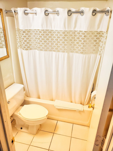 Bathroom 3, The Port Hotel and Marina, Citrus