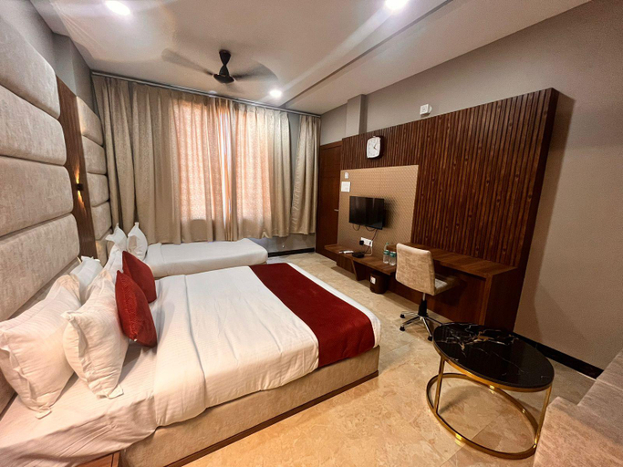 Bedroom 2, Skymoon Hotel And Restaurant , Indore