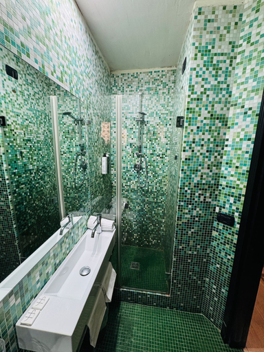 Bathroom 5, LHP Suite Piazza di Spagna, Rome